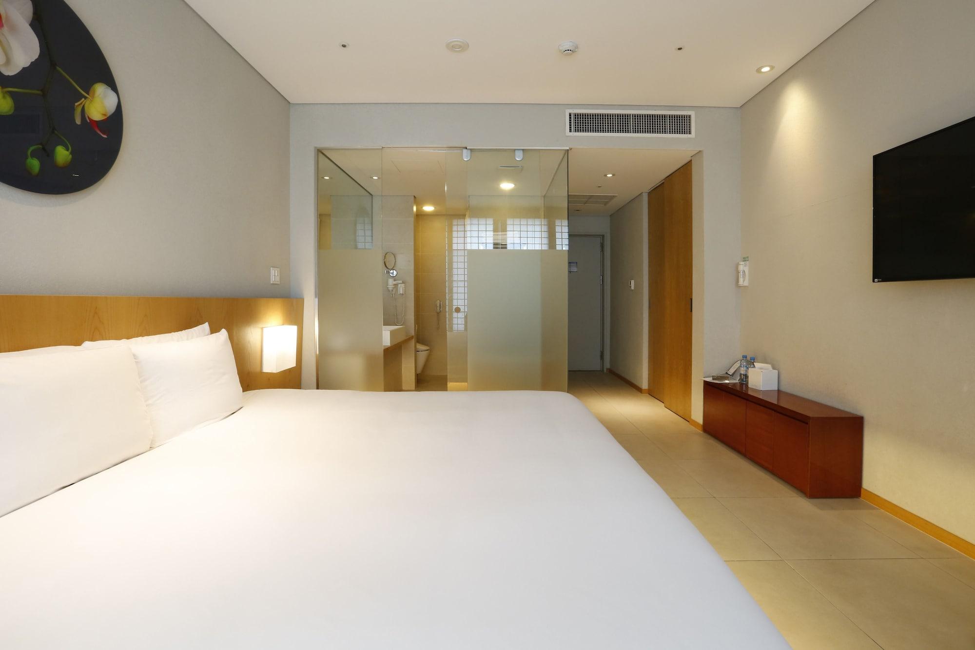 Grand Mercure Ambassador Changwon Exterior foto