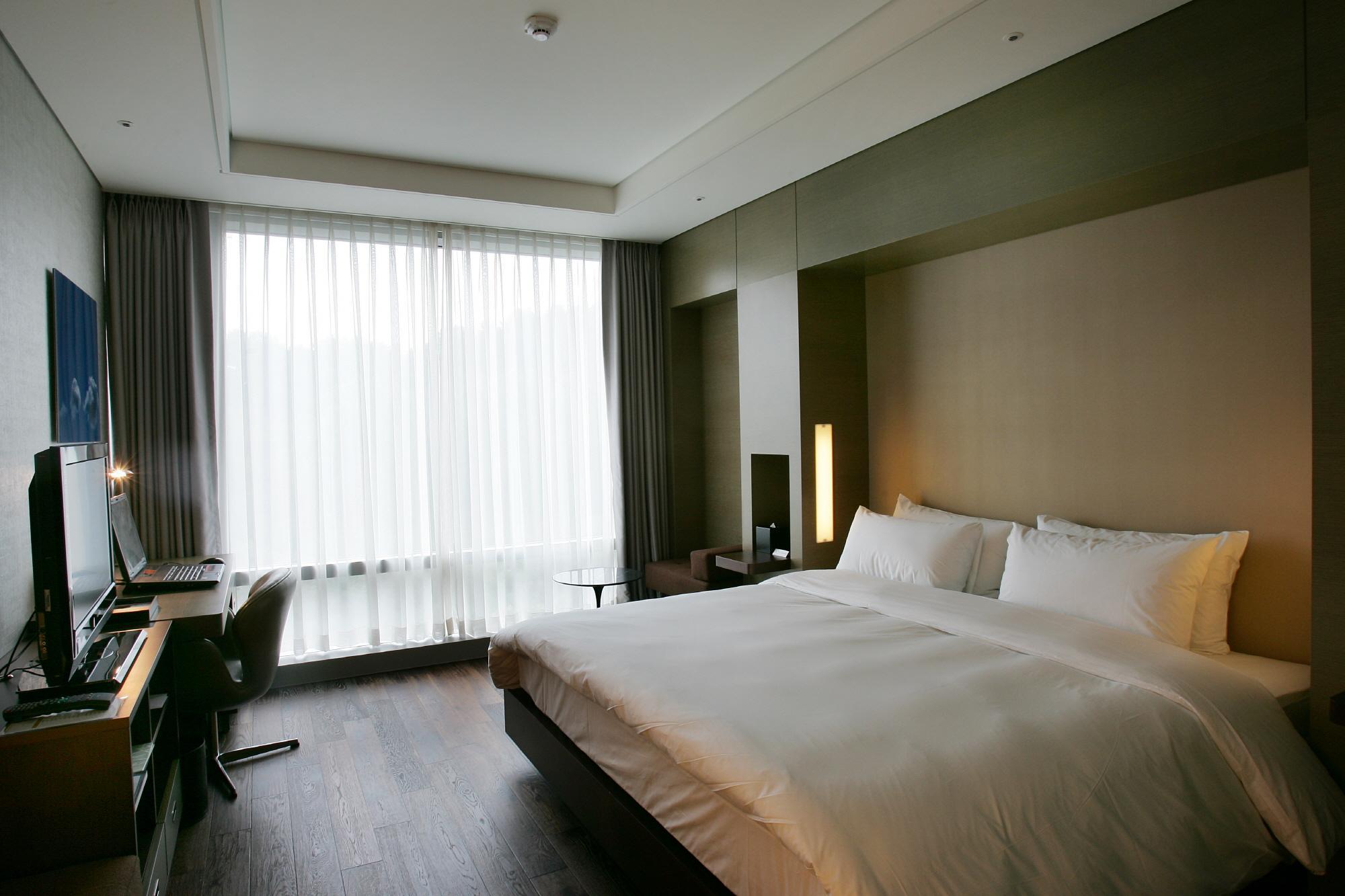 Grand Mercure Ambassador Changwon Exterior foto