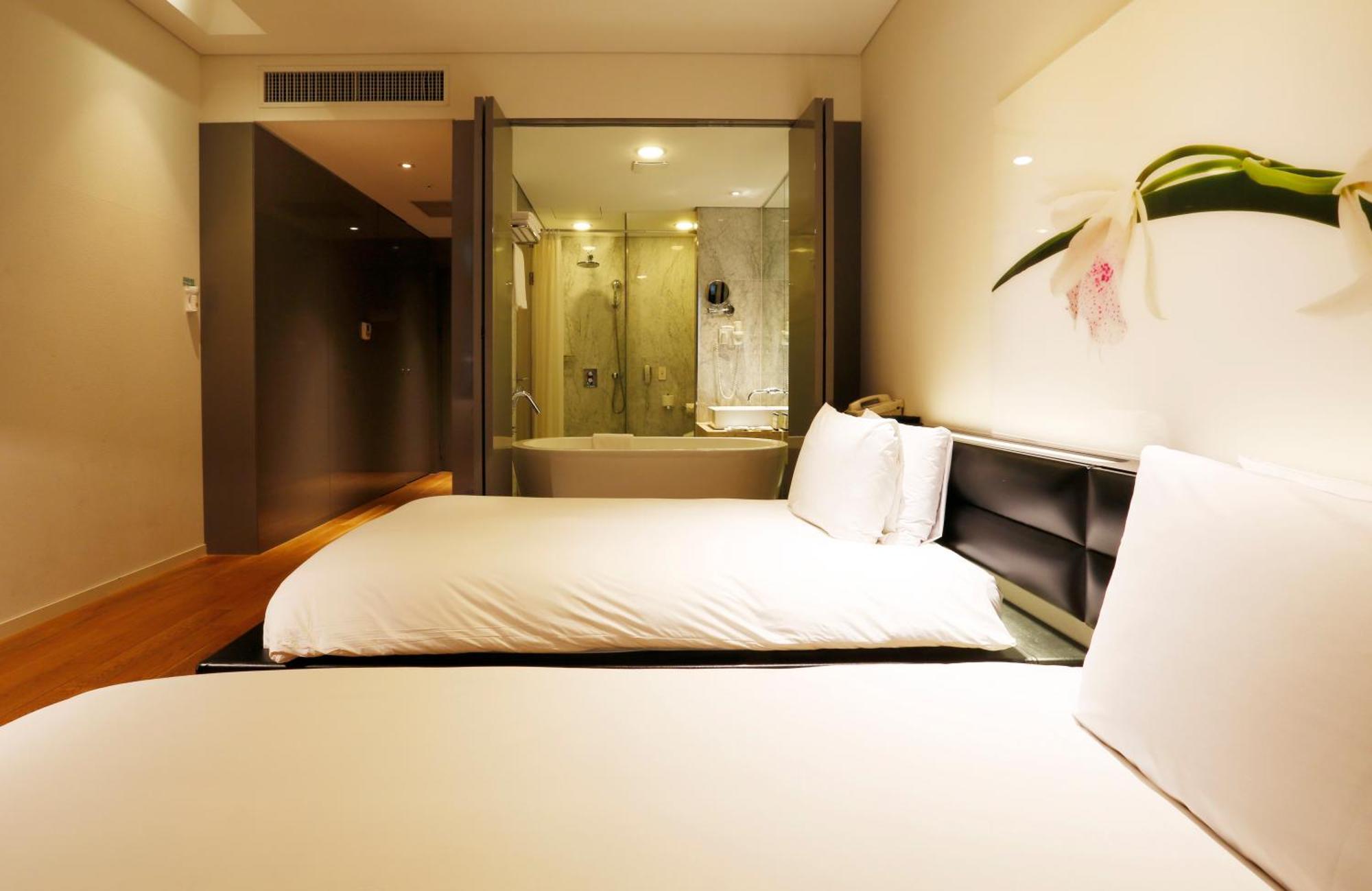 Grand Mercure Ambassador Changwon Exterior foto